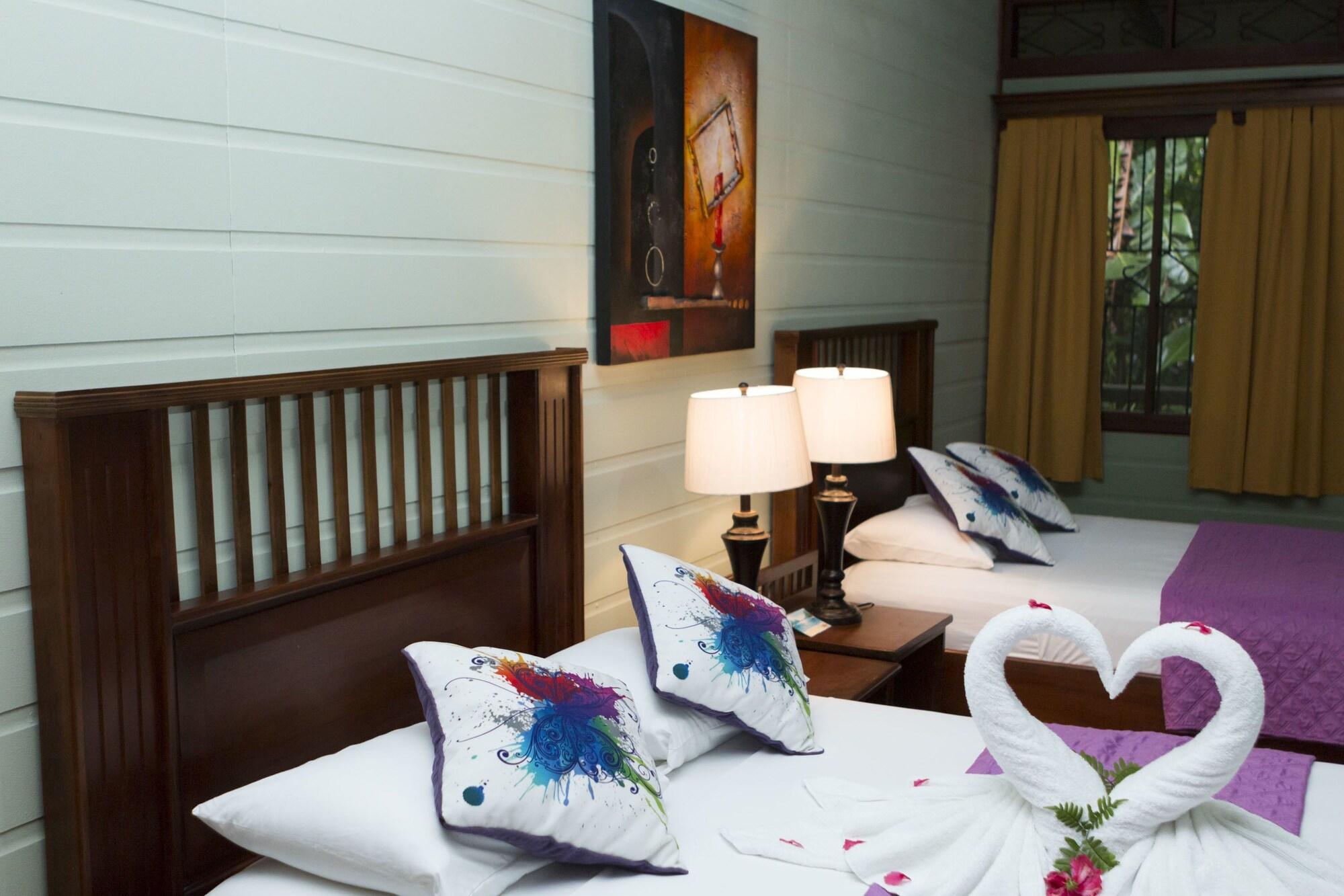Pachira Lodge Тортугеро Экстерьер фото