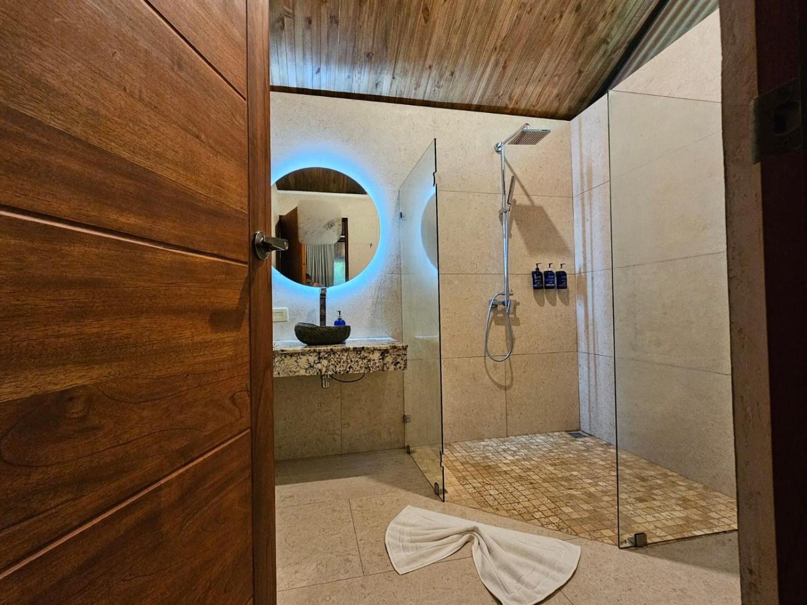 Pachira Lodge Тортугеро Экстерьер фото