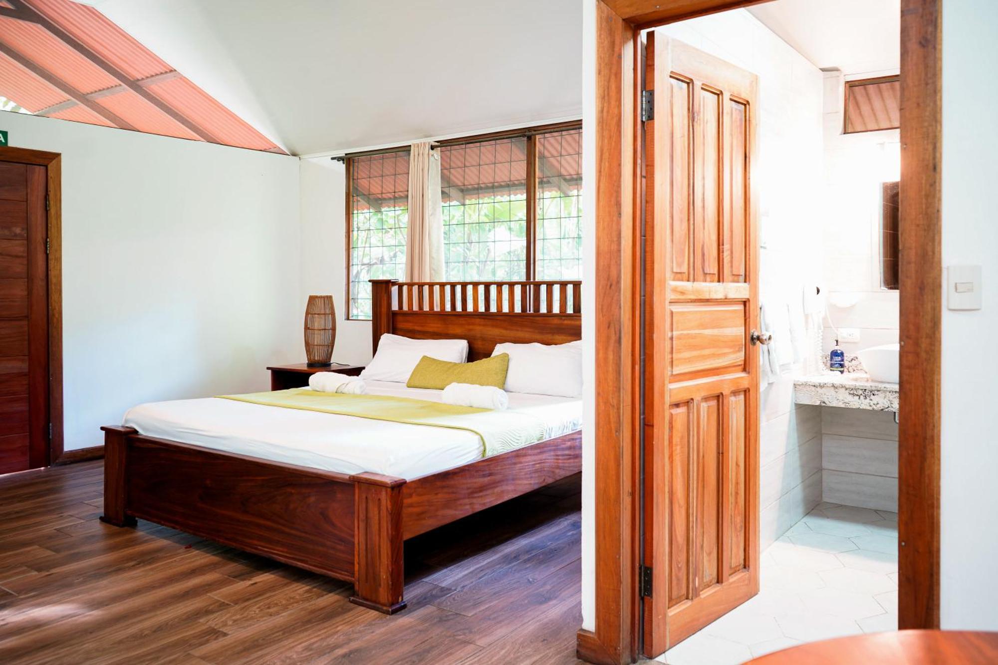 Pachira Lodge Тортугеро Экстерьер фото