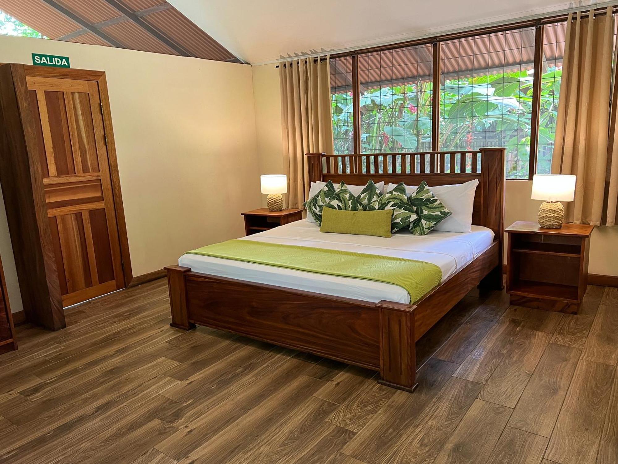 Pachira Lodge Тортугеро Экстерьер фото