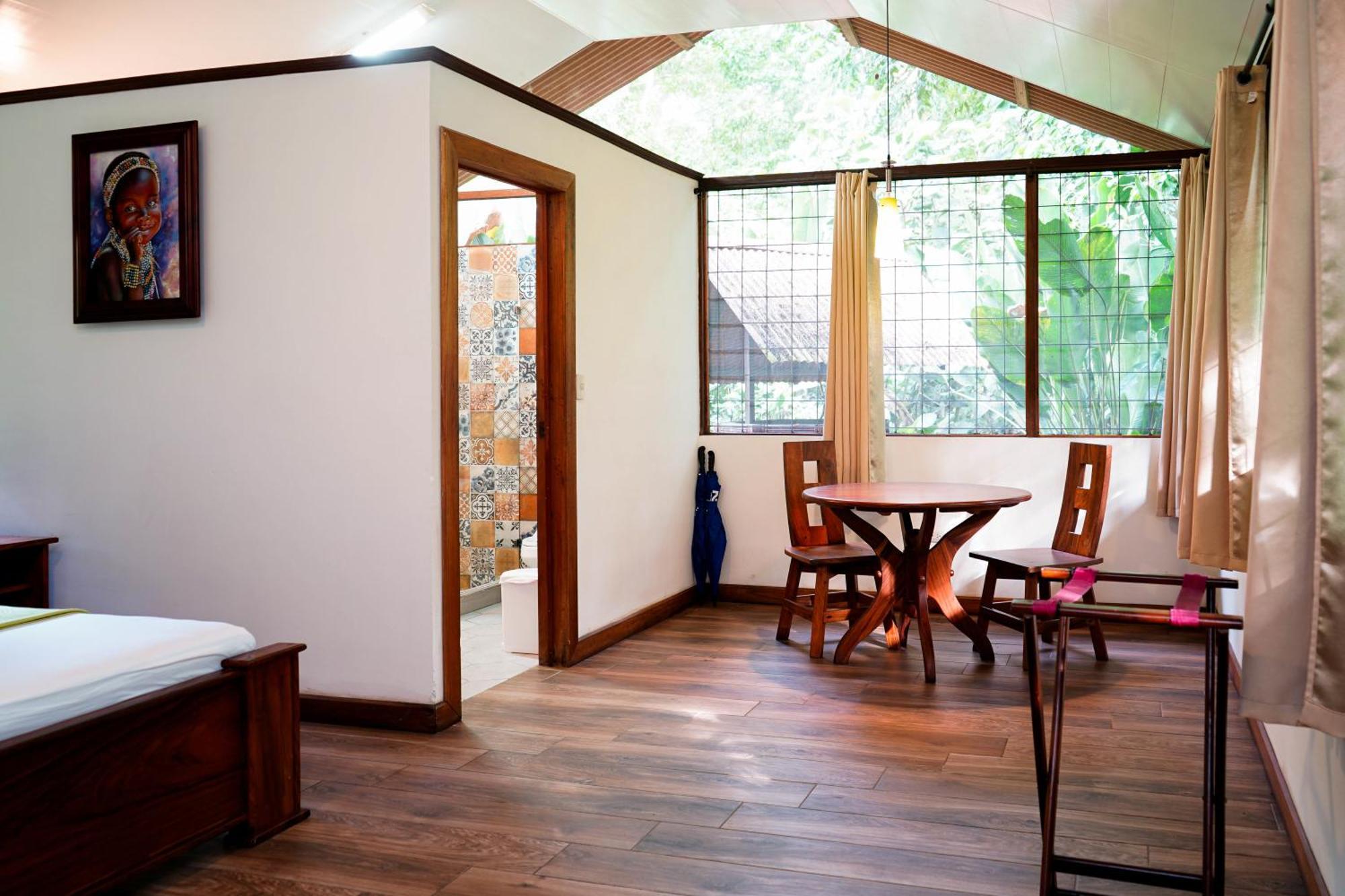 Pachira Lodge Тортугеро Экстерьер фото